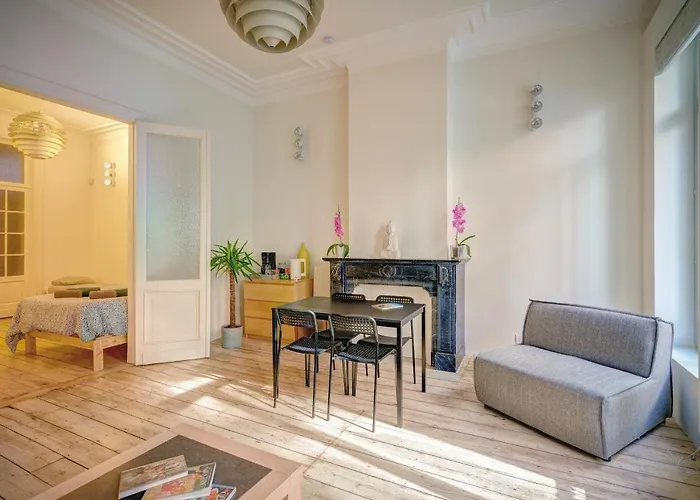 The Bright Stone Lodge. Heart Of Antwerp