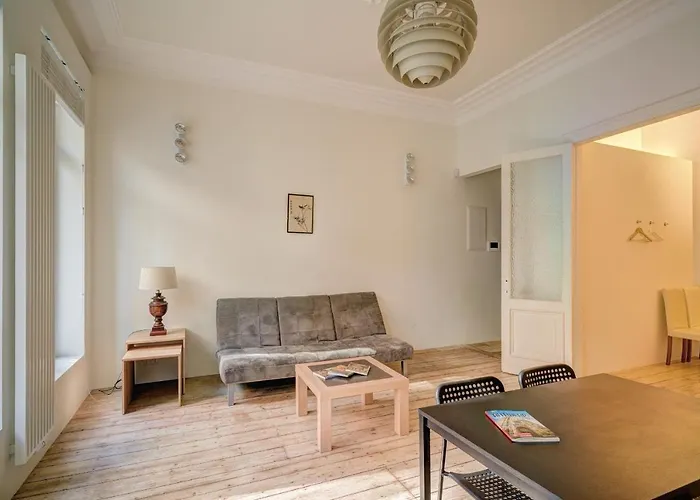 The Bright Stone Lodge. Heart Of Antwerp